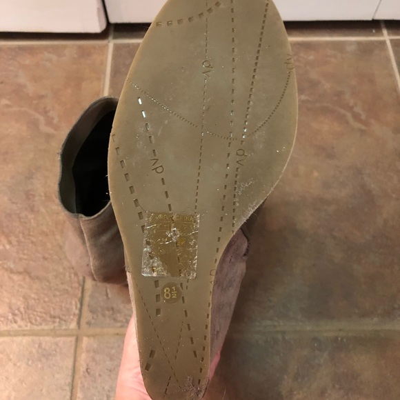 Dolce Vita Leather & Suede platform ankle boots - Picture 8 of 8